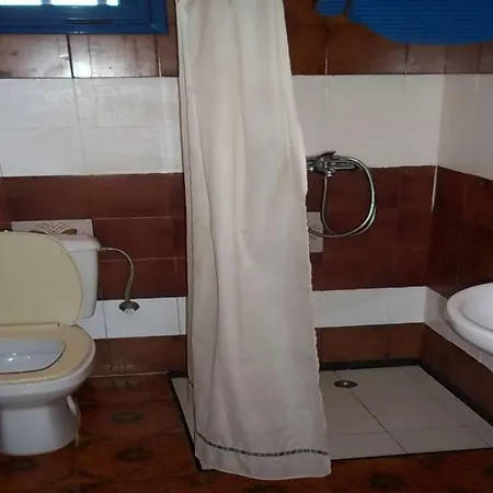 Sleeps 4 Wifi La Costa