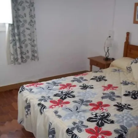 Sleeps 4 Wifi Apartment